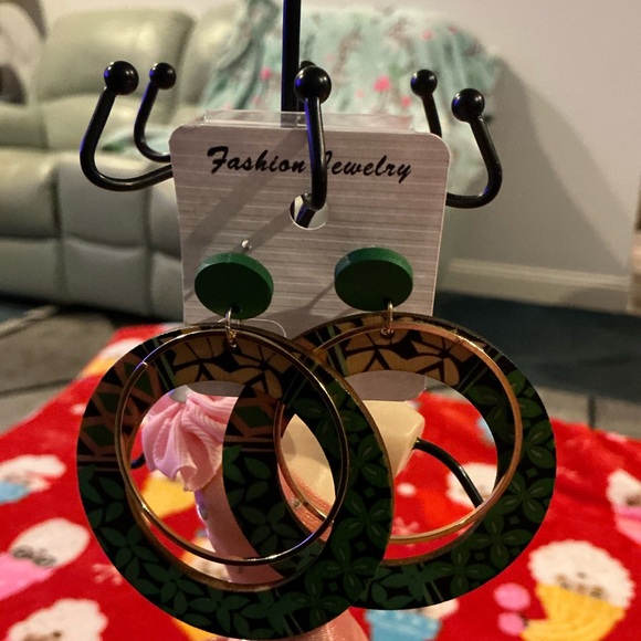 Earrings - Picture 8 of 8